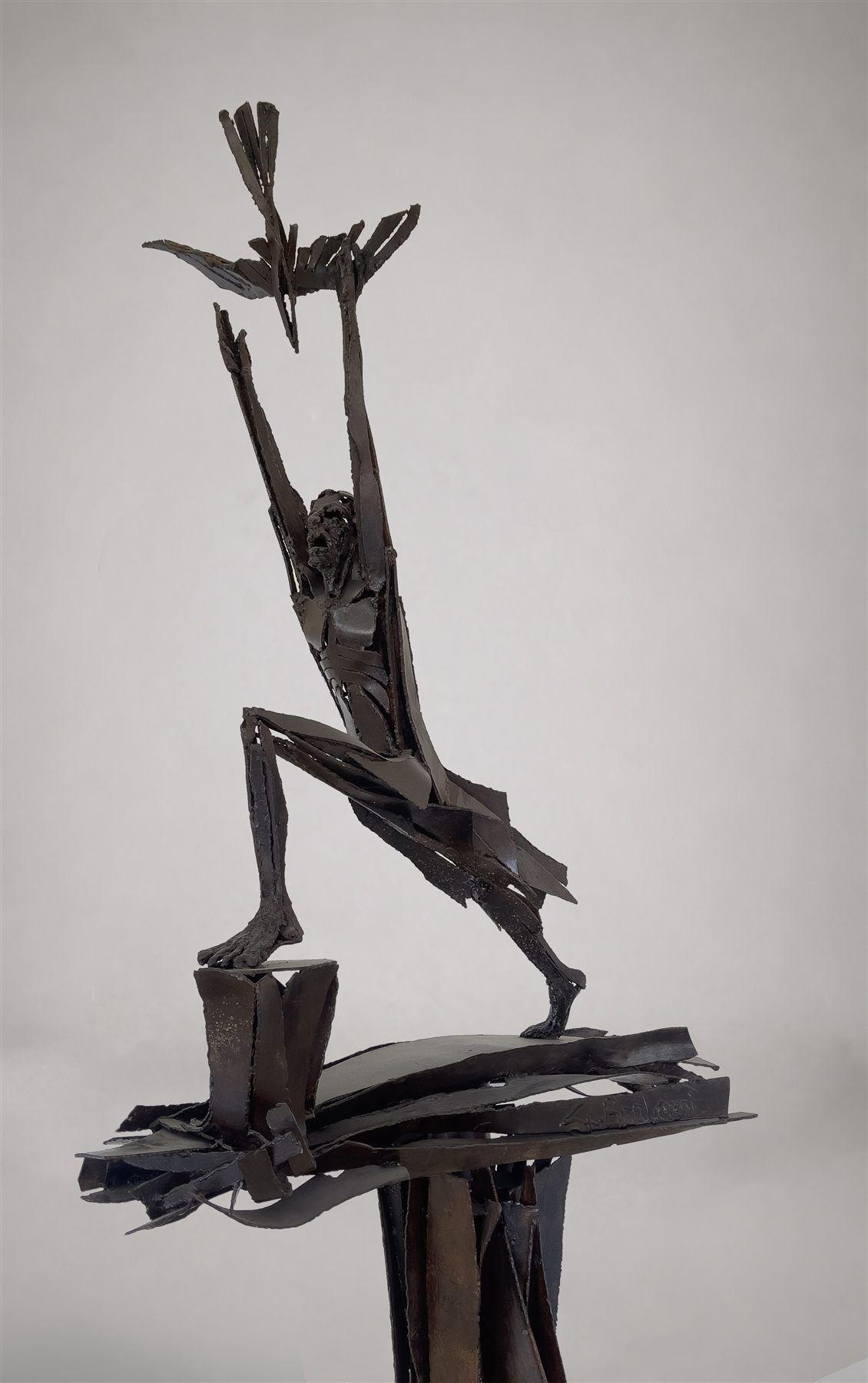 La Demande de la Paix (1977), scultura di Antoine Berberi, vista 16 di 16