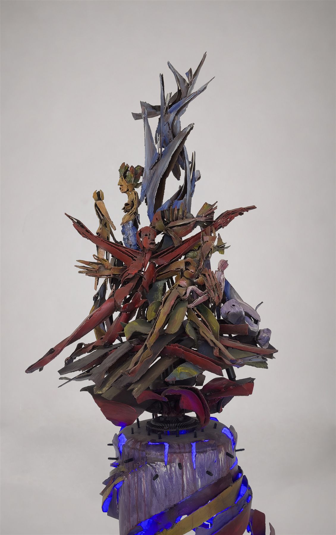 Fersan El-Yam, Les Chevaucheurs de la Mer (2024), scultura di Antoine Berberi, vista 19 di 20