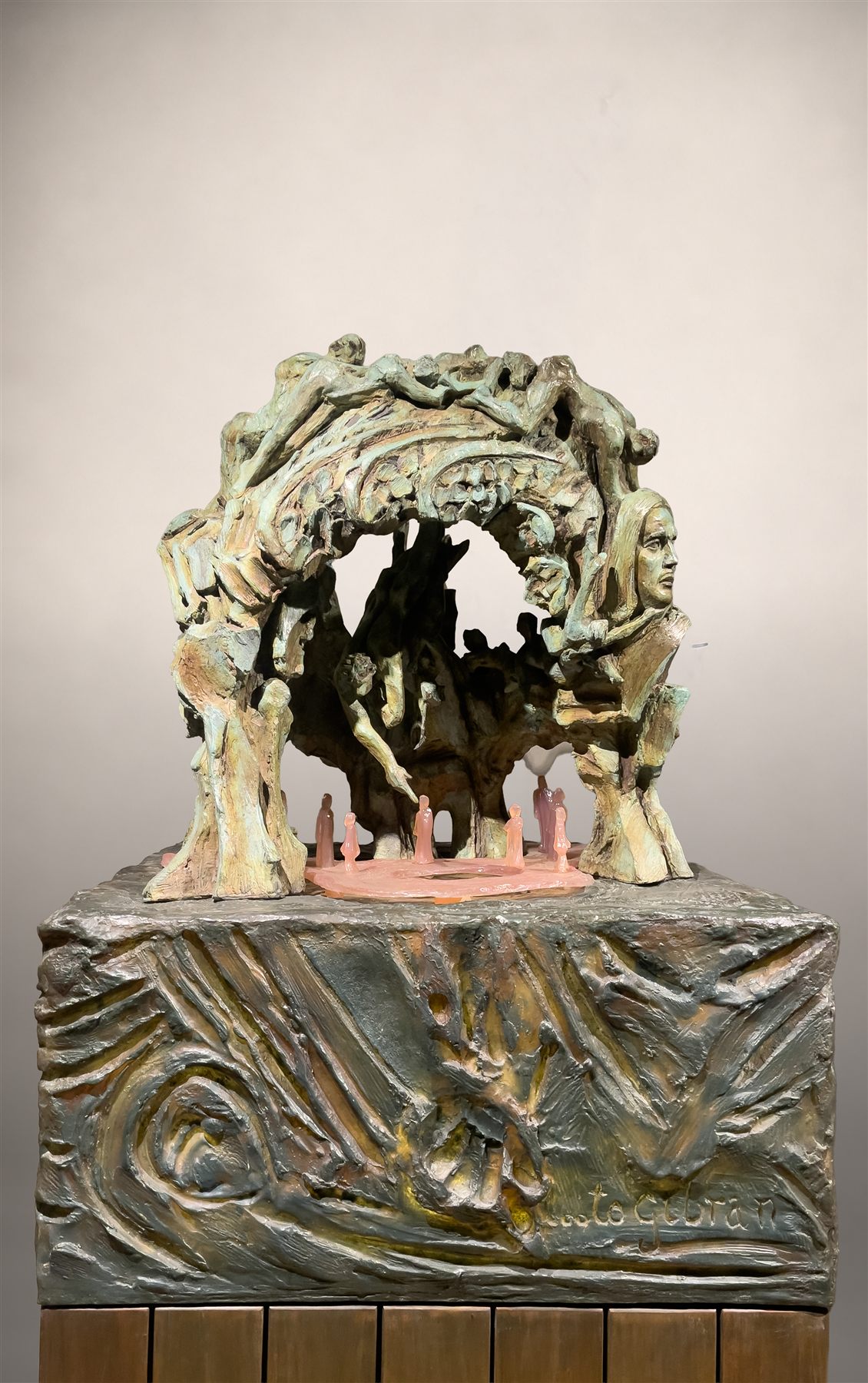 Tribut to Gibran Khalil Gibran, Dossier II (2000), sculpture d'Antoine Berberi, vue 10 sur 20