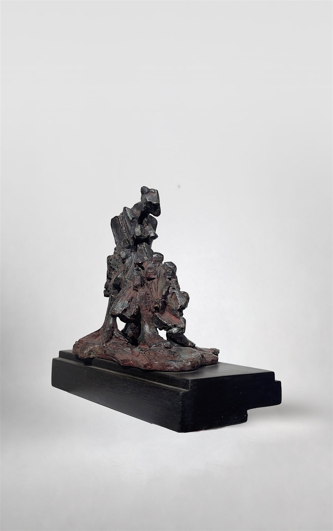 La Mamma (2000), sculpture by Antoine Berberi, view 4 of 9