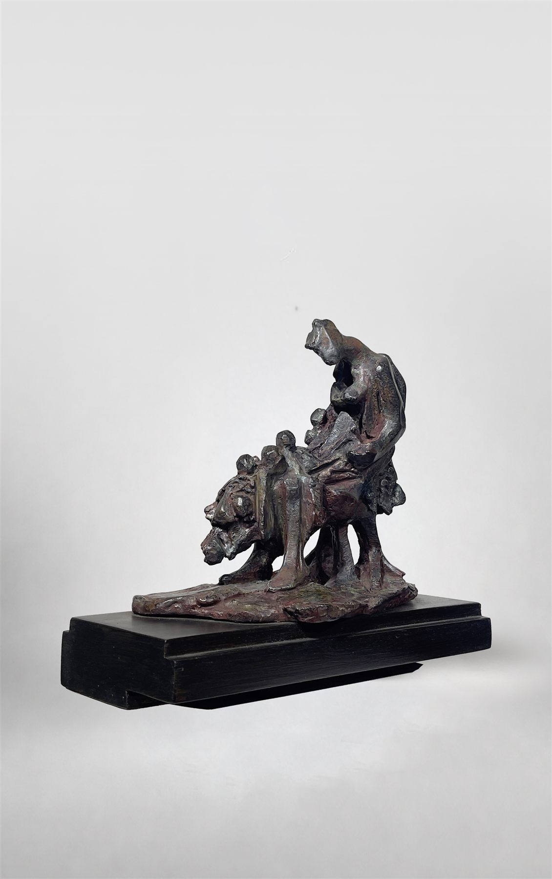 La Mamma (2000), sculpture by Antoine Berberi, view 5 of 9